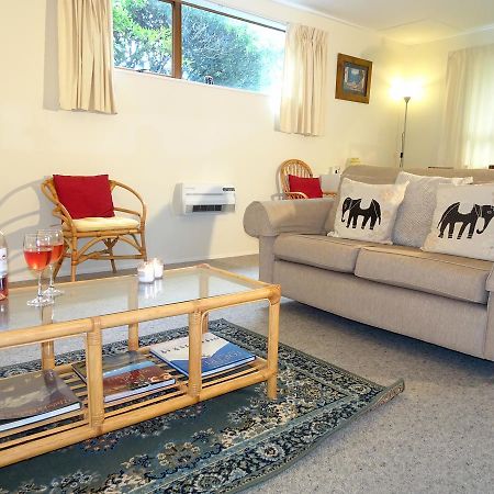 טוראנגי Smokebush Cottage - Holiday Home Exclusively Yours מראה חיצוני תמונה